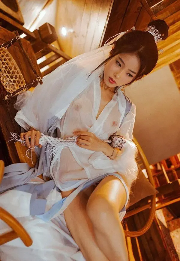 极品福利姬肉肉在干嘛 校服便器尺度视图