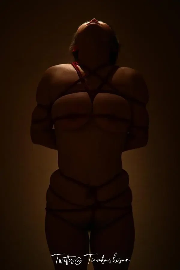 粉嫩福利姬CS rikachanof尺度视图作品合集6