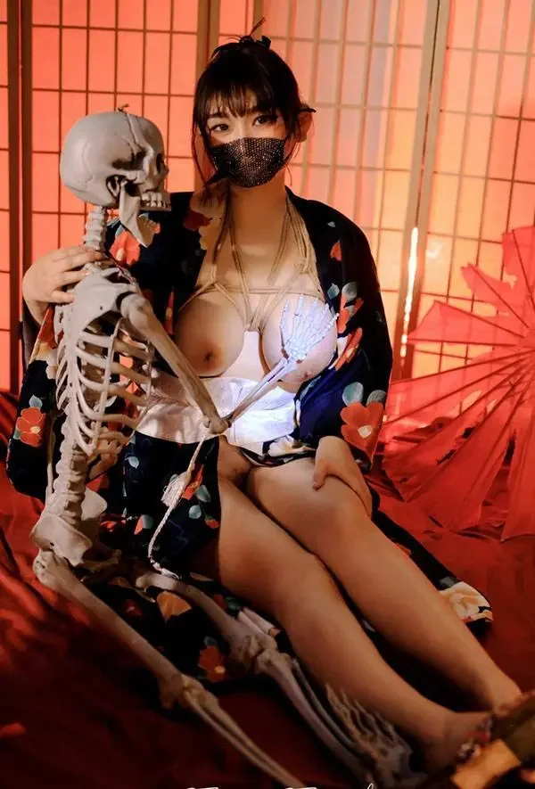 粉嫩福利姬CS rikachanof尺度视图作品合集6