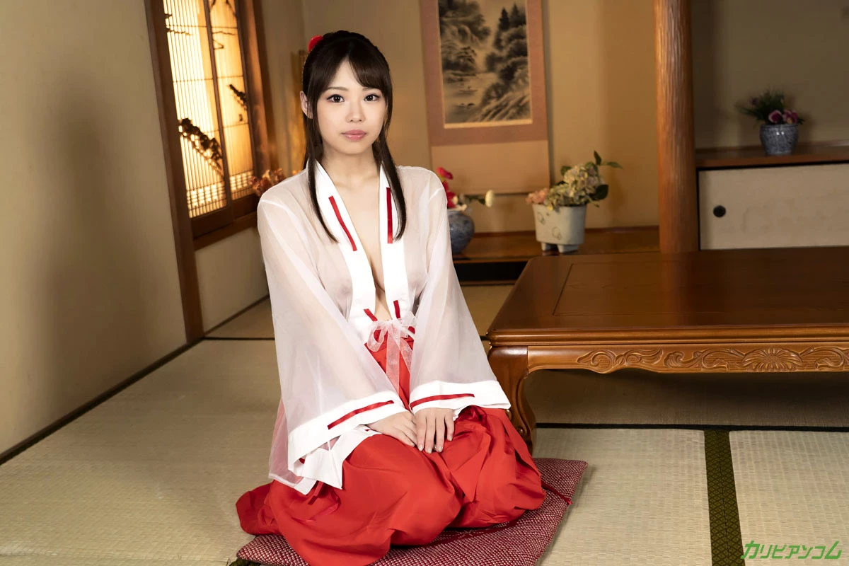 穂高ひな 年輕巫女有著色情身材