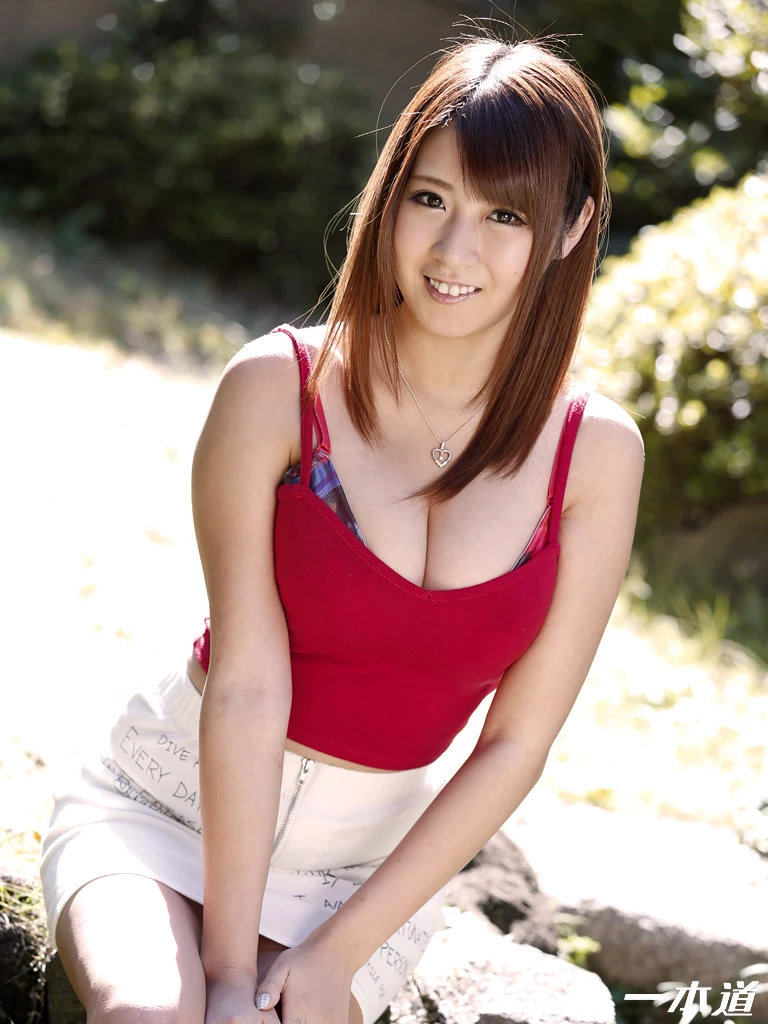 北川瞳 爆乳妹子操起來格外舒服