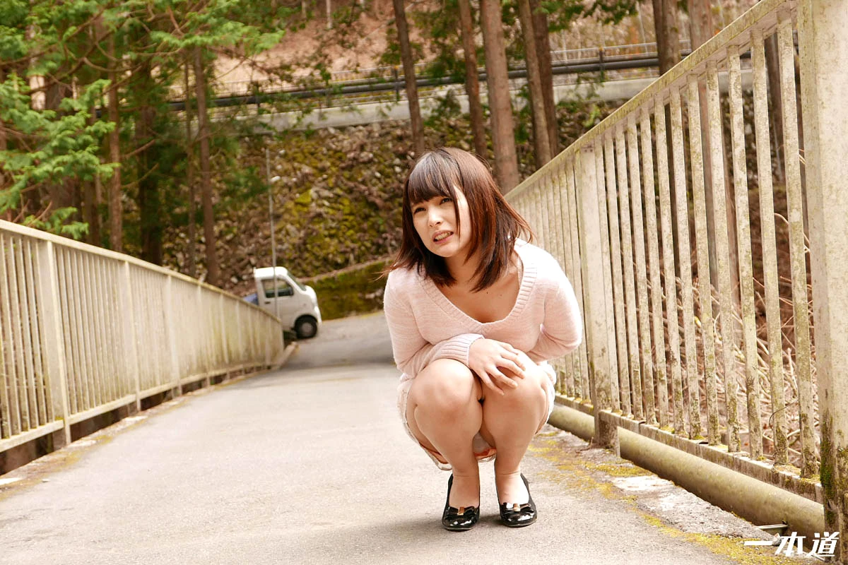 みほの 和女友泡溫泉偷偷打起炮