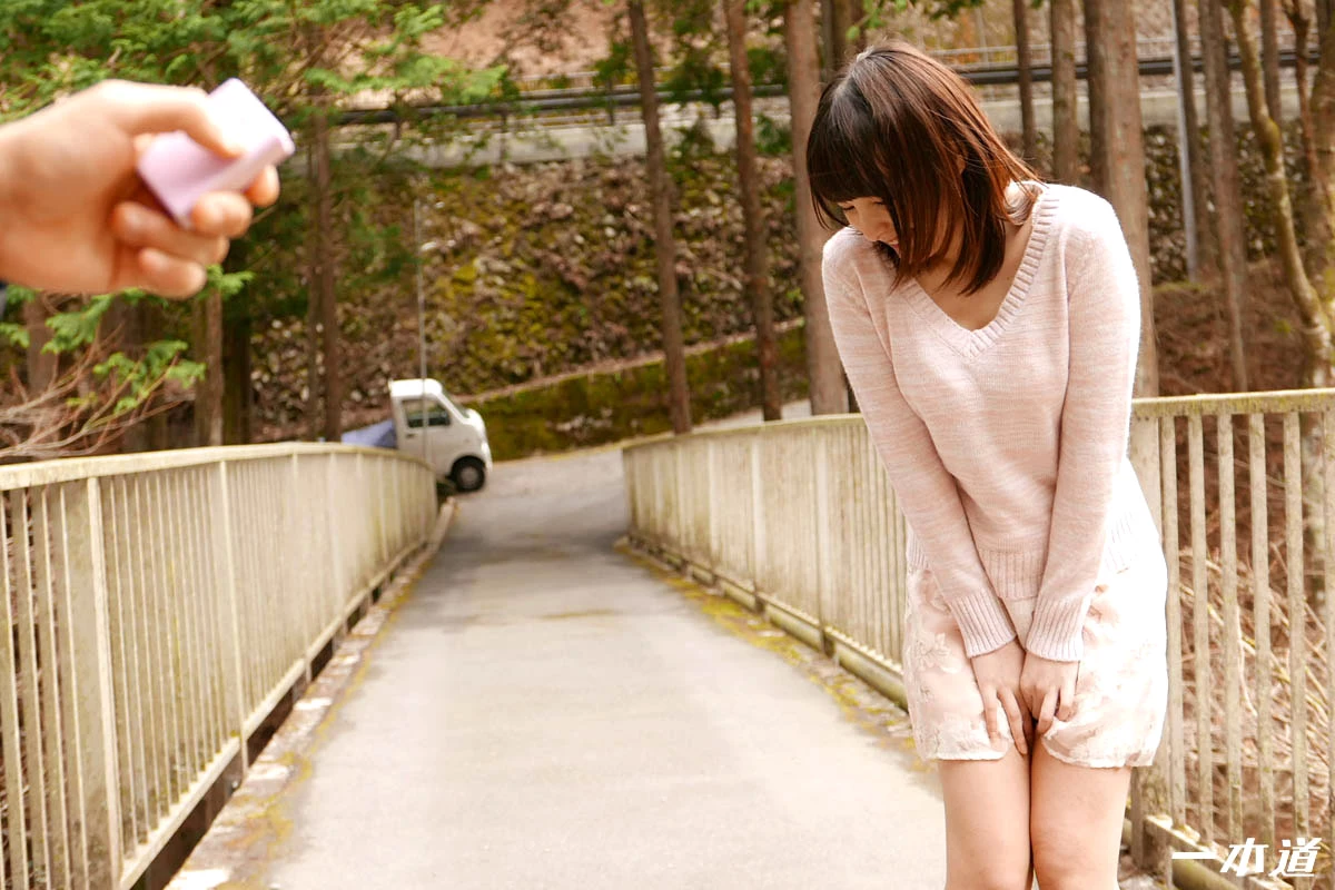 みほの 和女友泡溫泉偷偷打起炮