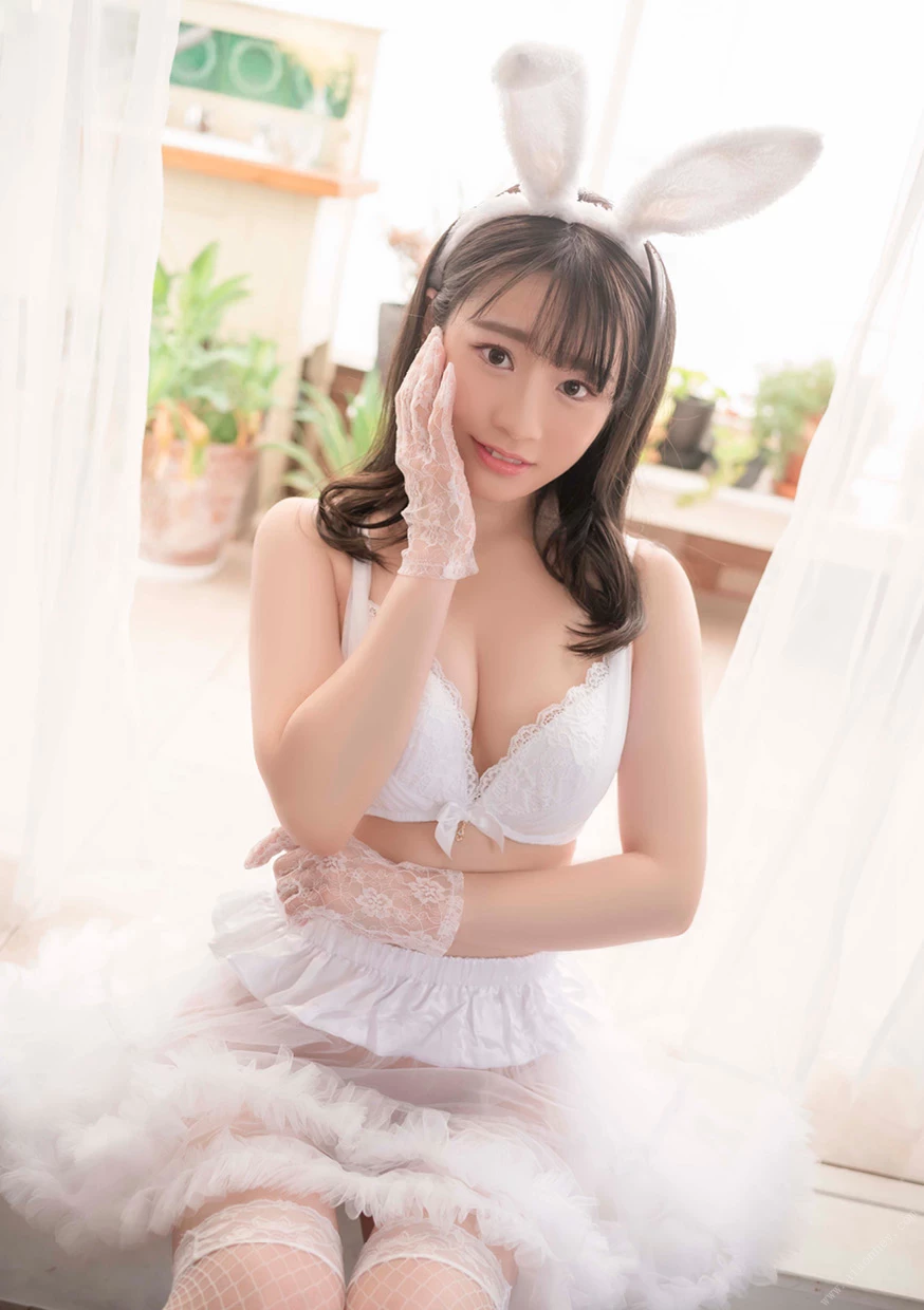 河北彩花 完美身材呼之欲出 想對她壞壞