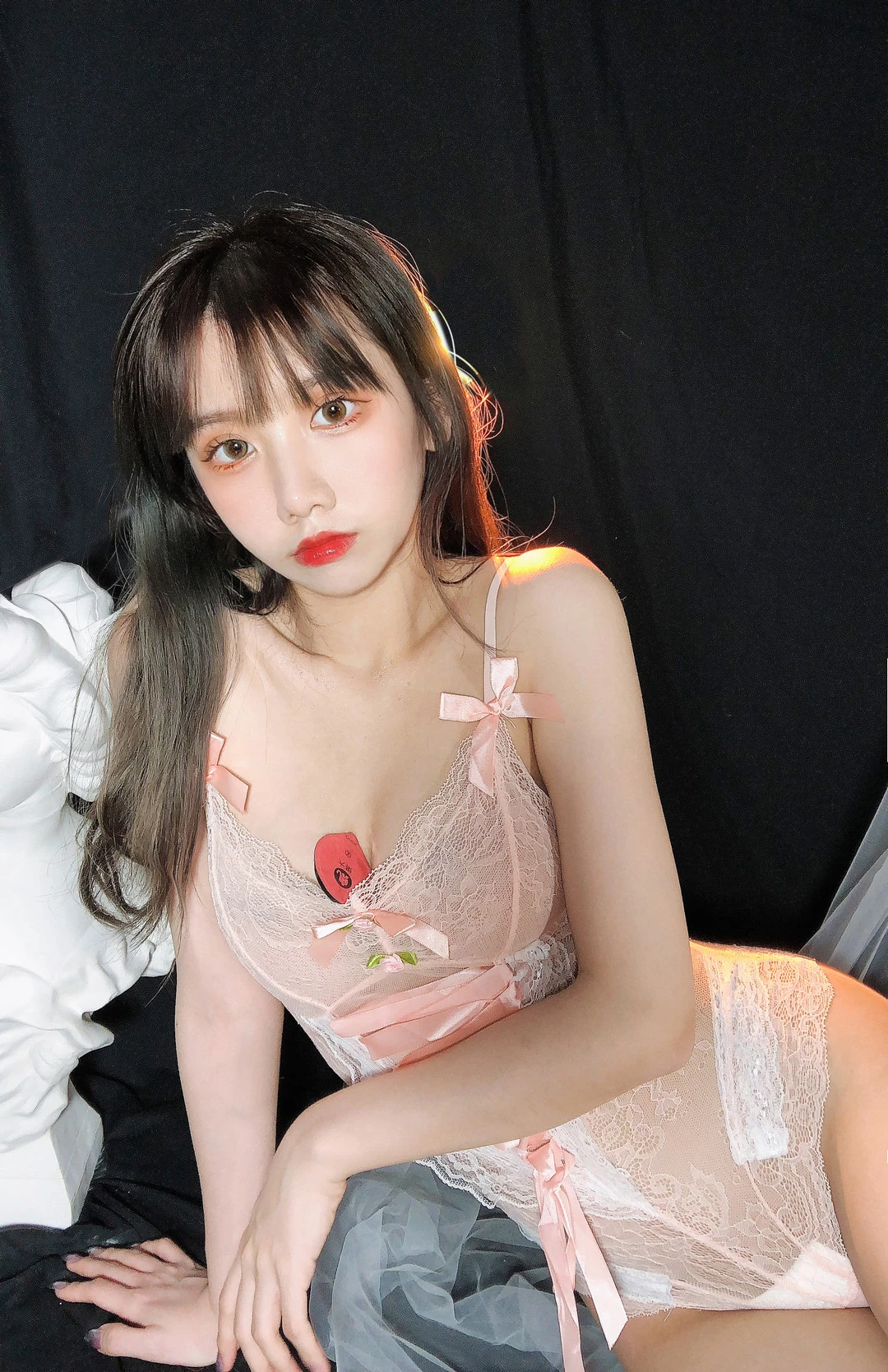 果咩醬w 蕾絲睡衣 前凸後翹畫面鼻血止不住