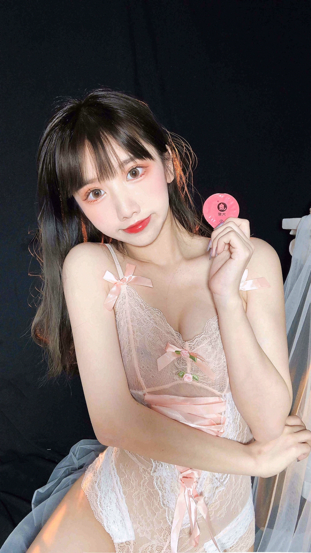 果咩醬w 蕾絲睡衣 前凸後翹畫面鼻血止不住