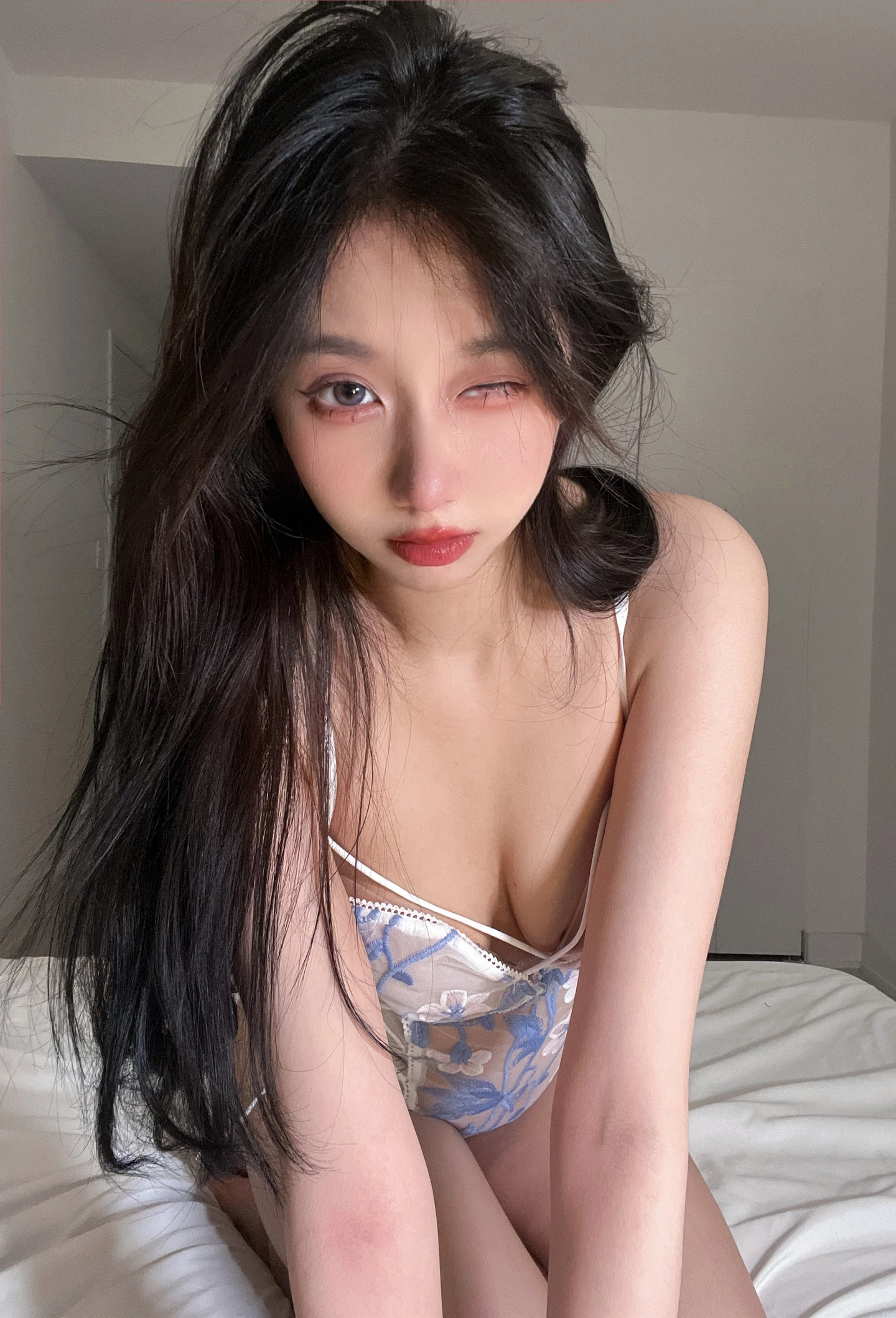 果咩醬w 薄紗情趣服 罩不住的御姐氣息