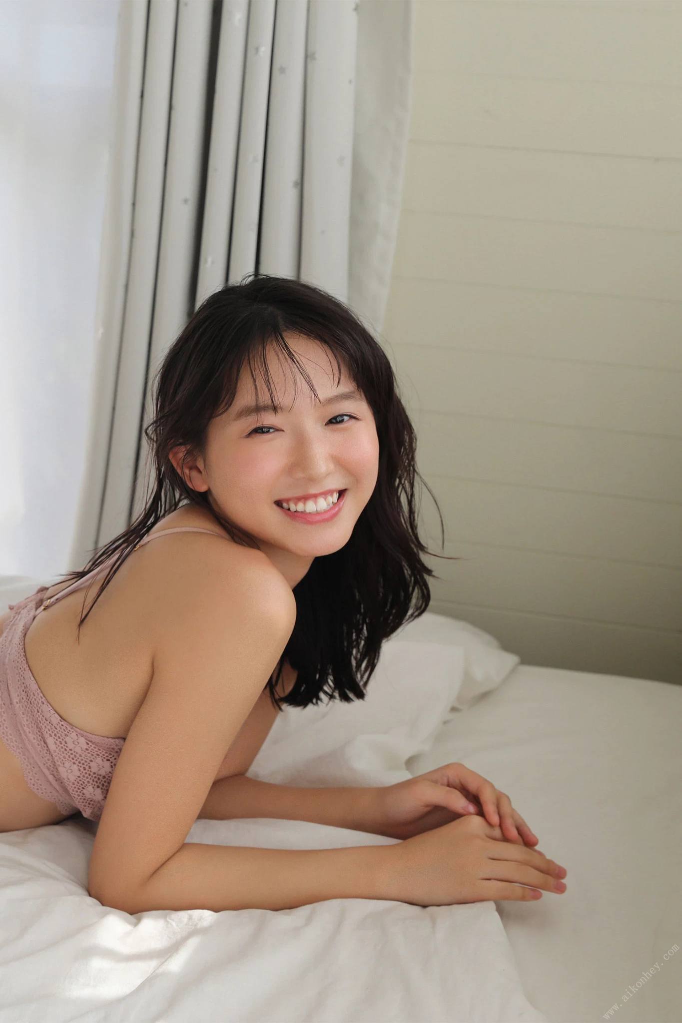 志田音々 清新女孩渾圓飽滿的美乳 光看就要窒息