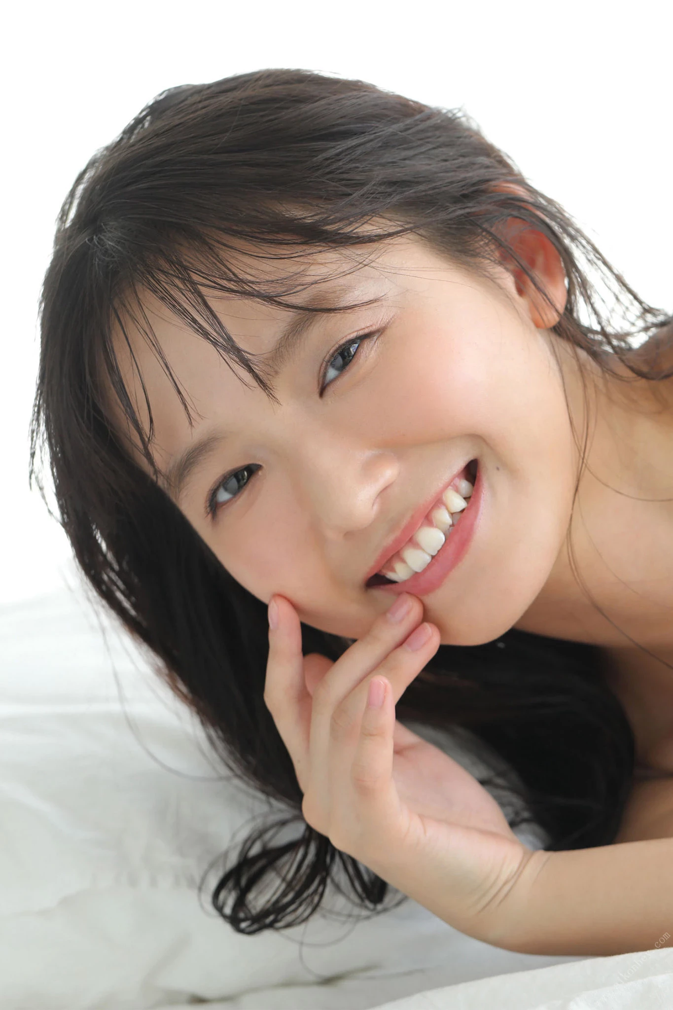 志田音々 清新女孩渾圓飽滿的美乳 光看就要窒息