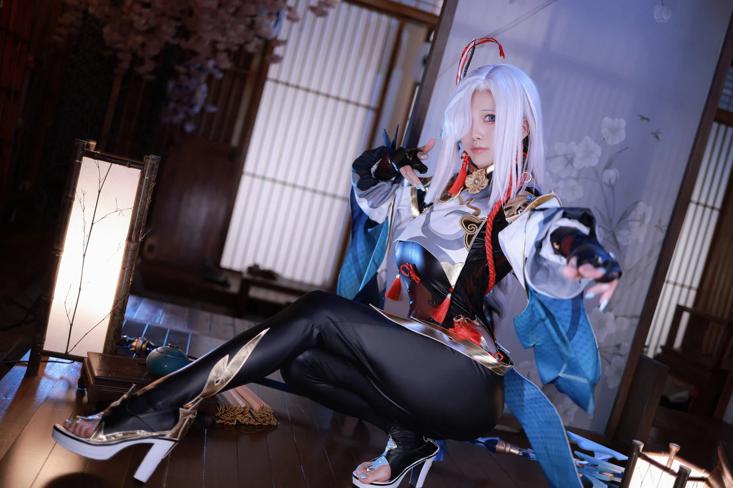 水淼Aqua 原神-申鶴 緊身褲顯現蜜桃臀曲線