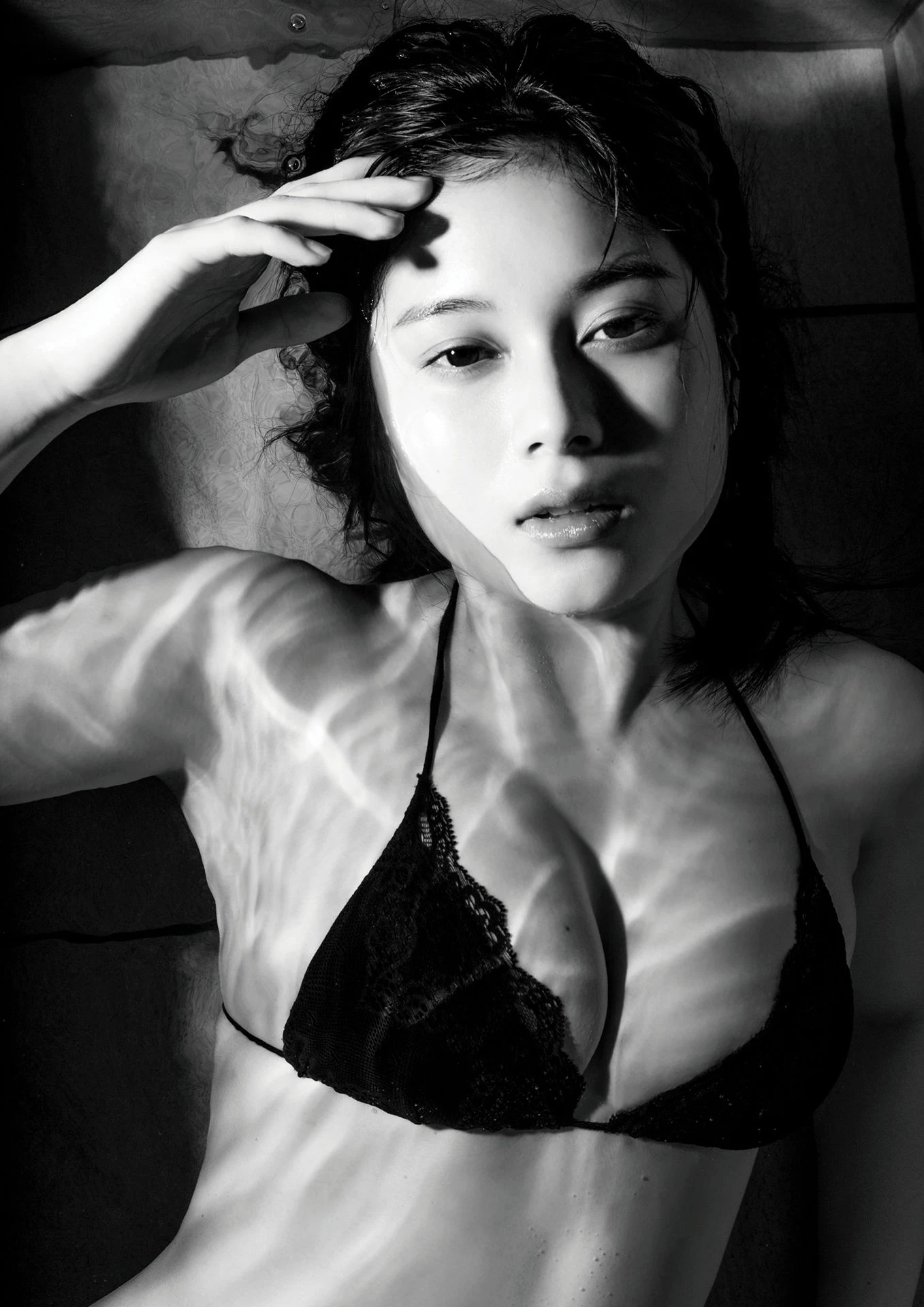 大久保桜子 歐派難以掌握 乳浪直接來襲