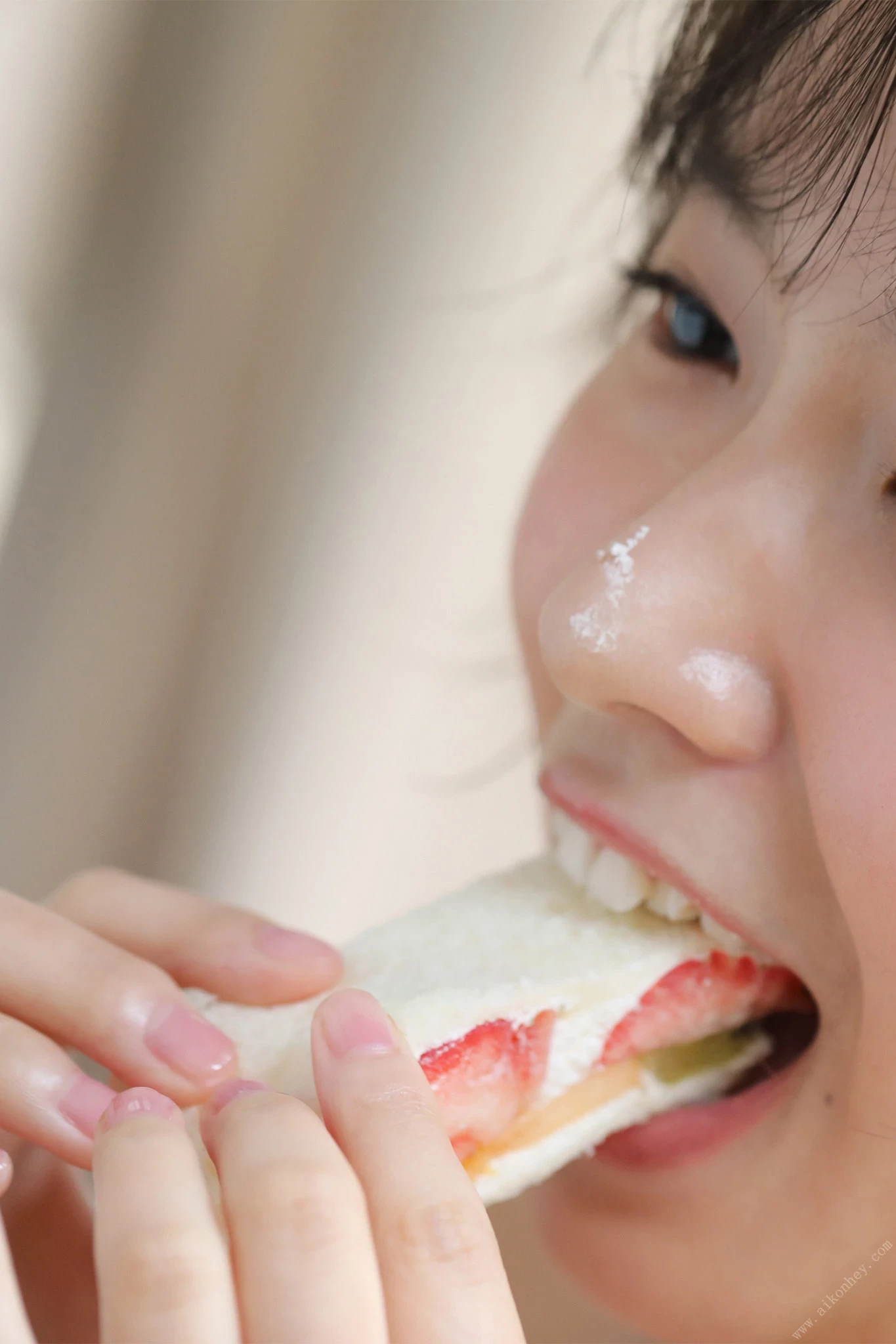 志田音々 氣質女大生美乳呼之欲出
