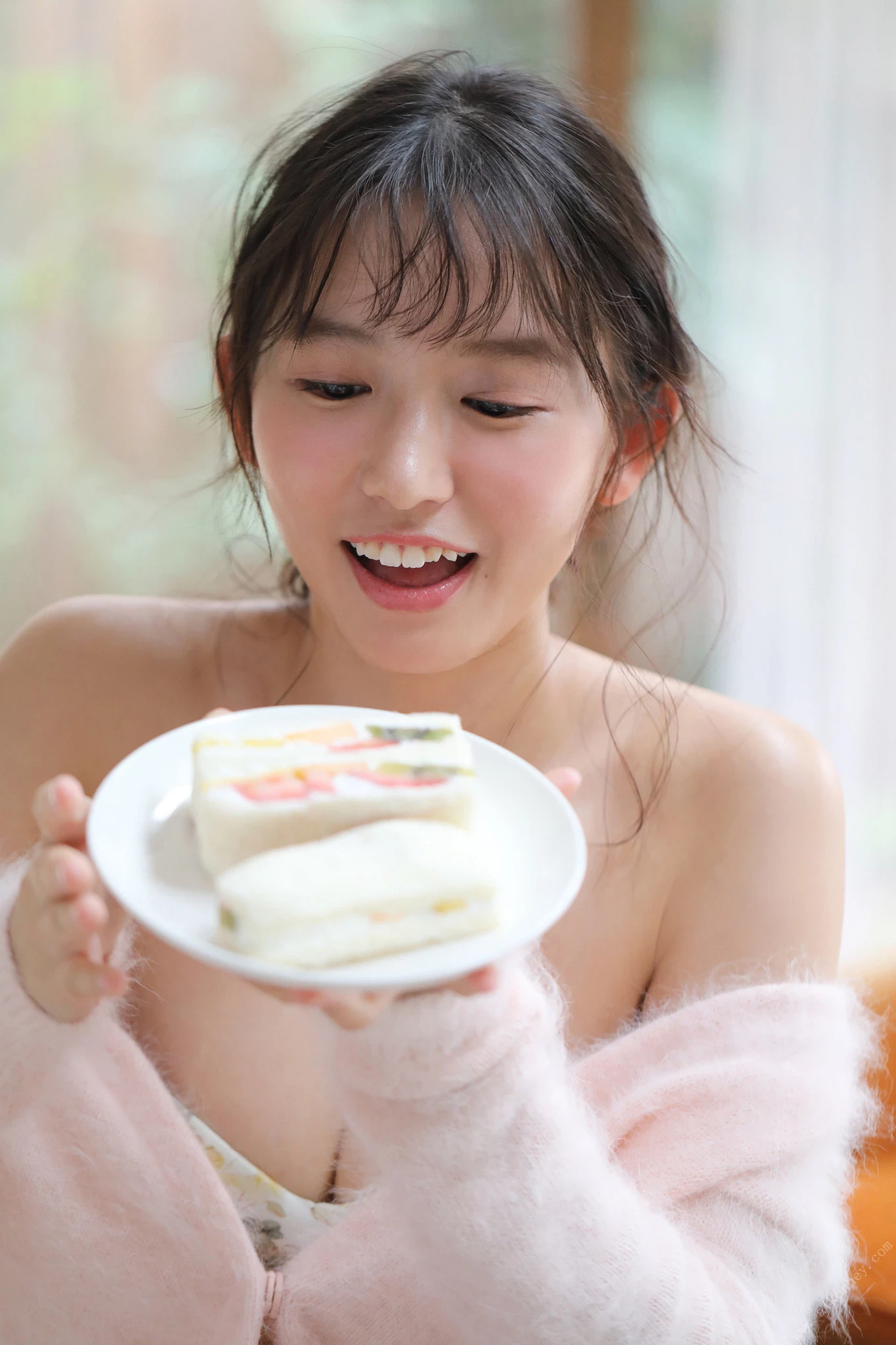 志田音々 氣質女大生美乳呼之欲出