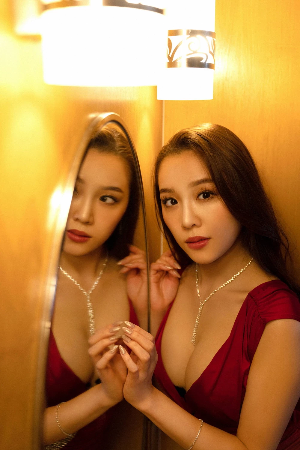 Anna Ishida 石田安奈 元SKE48美女と魅惑のバスルームへ