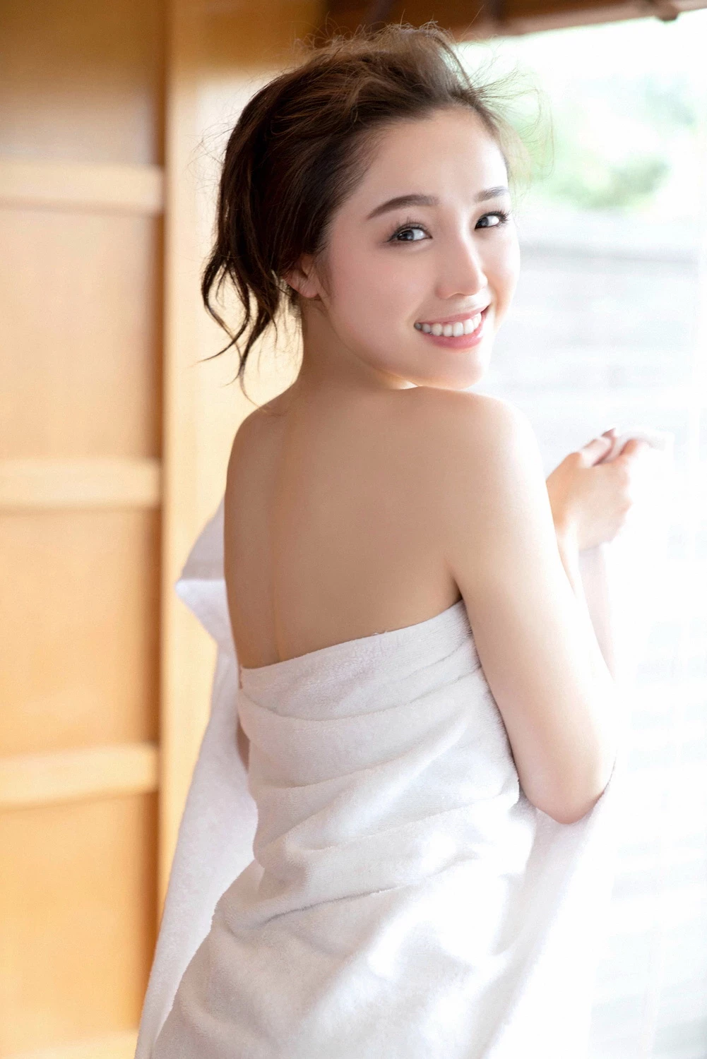 Anna Ishida 石田安奈 元SKE48美女と魅惑のバスルームへ