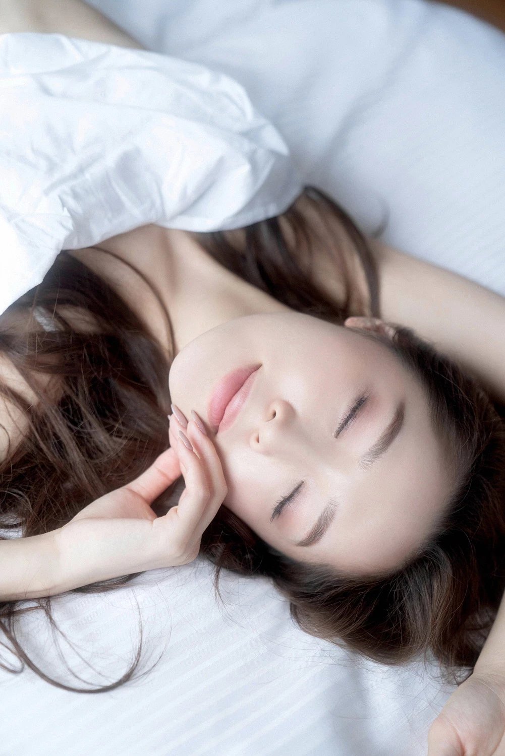 Anna Ishida 石田安奈 元SKE48美女と魅惑のバスルームへ