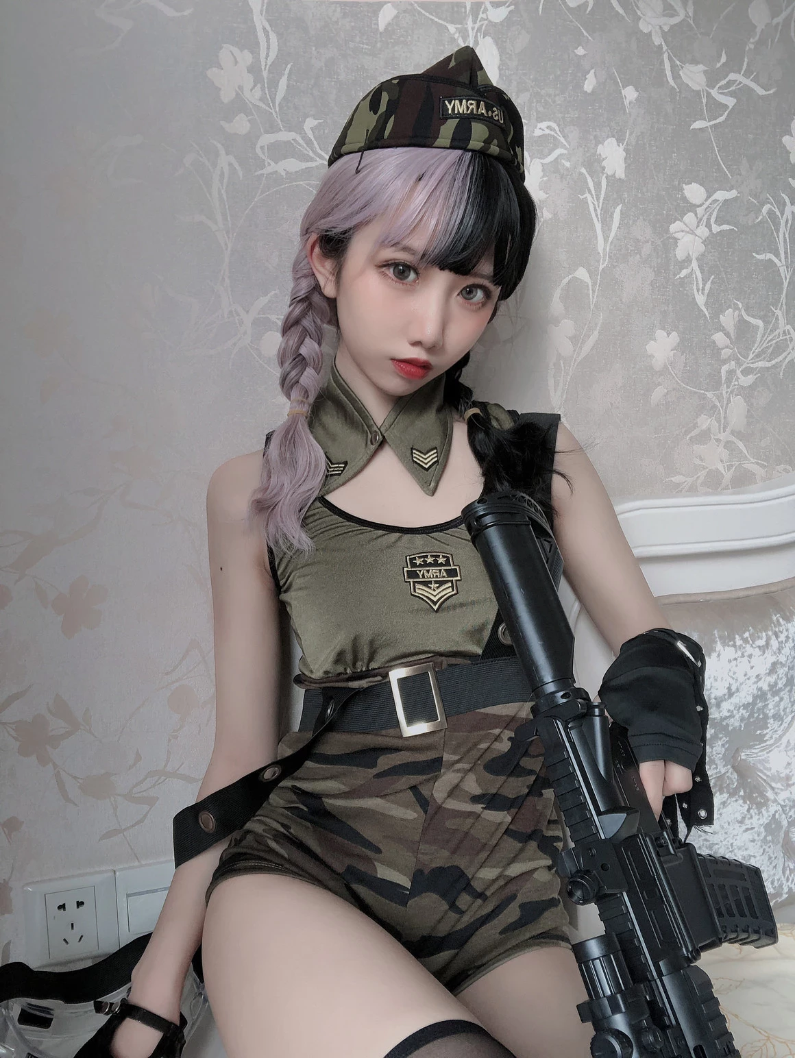 果咩醬w 戰地甜心 高衩迷彩服忍不住多看一眼