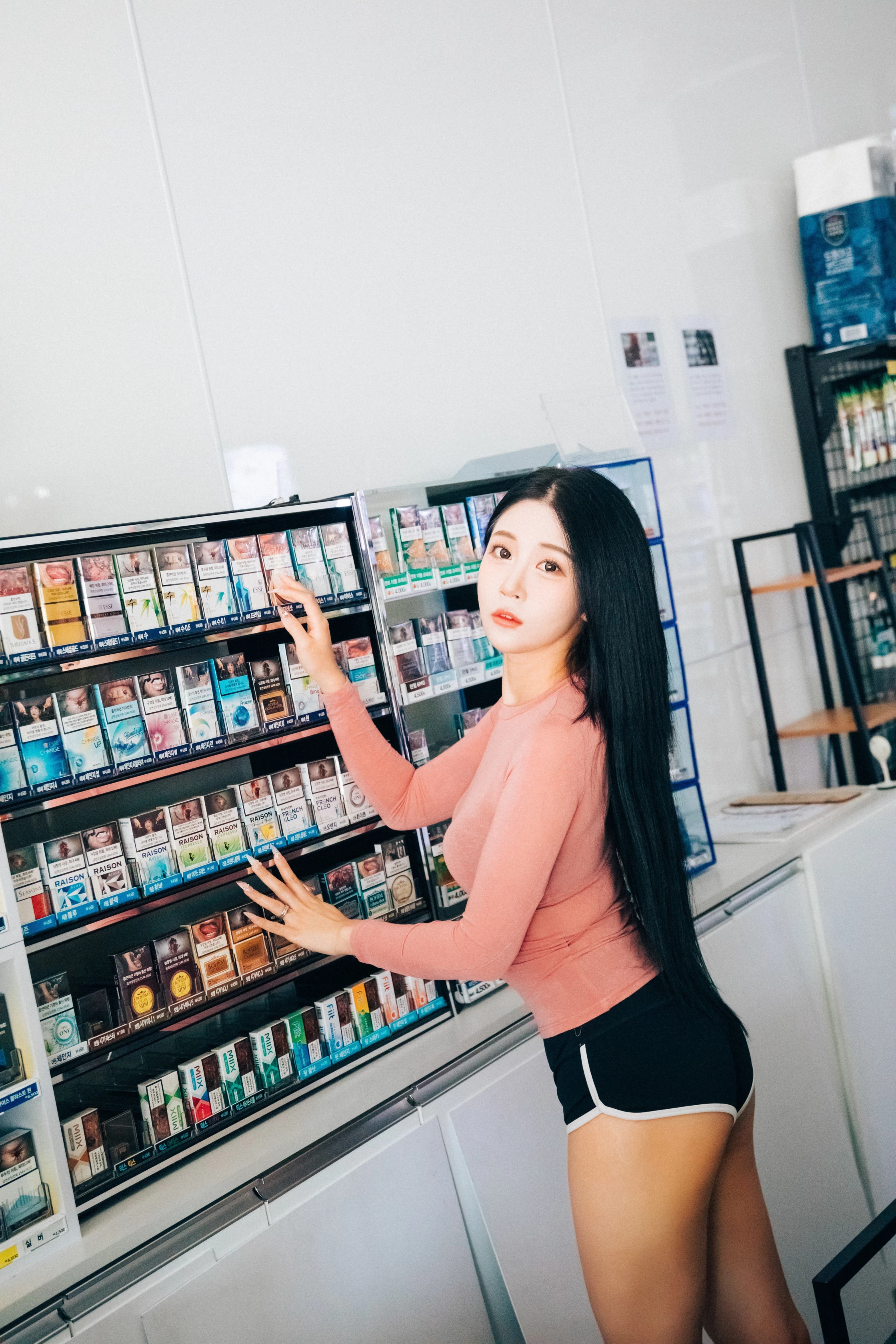 Bomi 보미 粉色毛衣 黑色丁字褲全場焦點