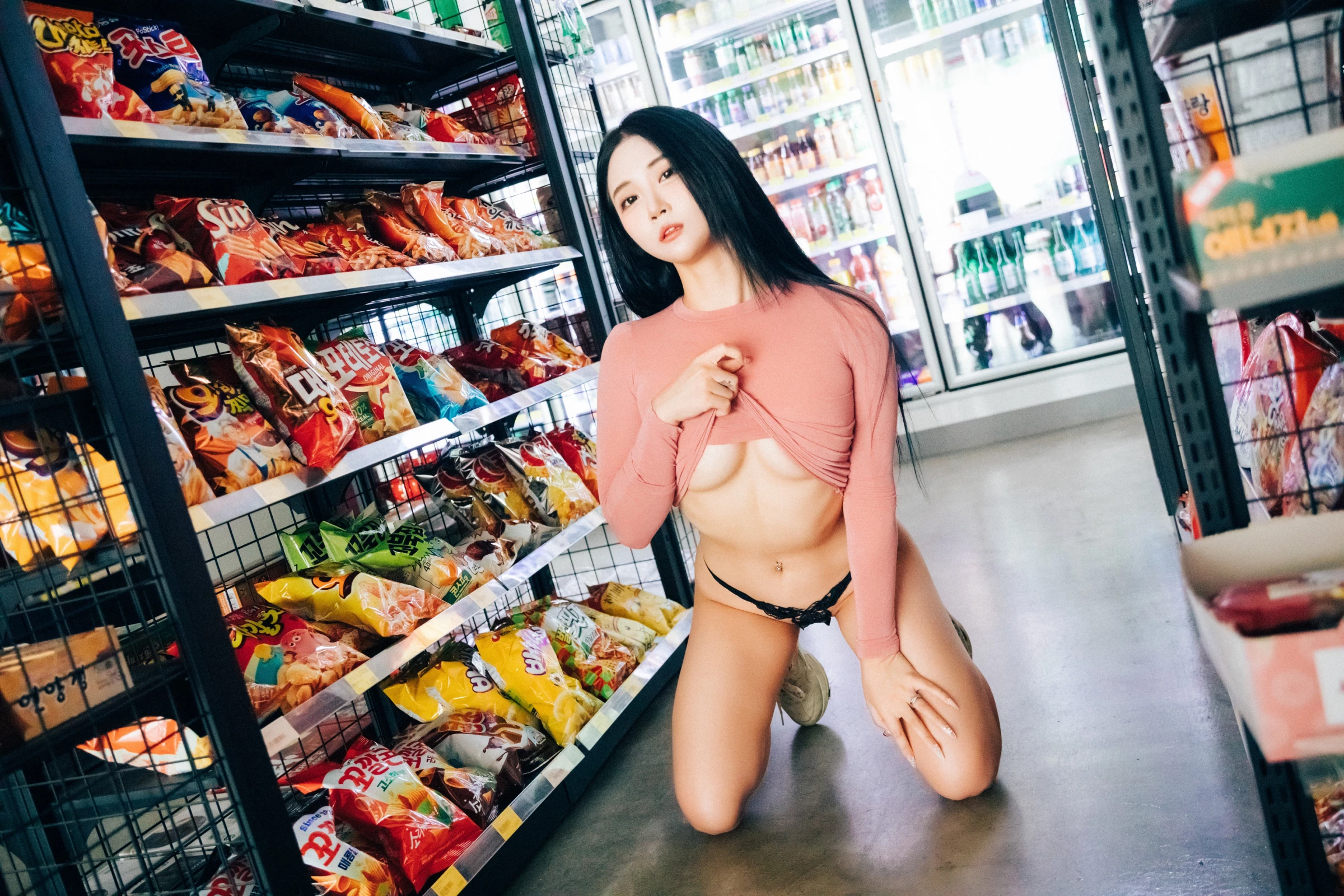 Bomi 보미 粉色毛衣 黑色丁字褲全場焦點