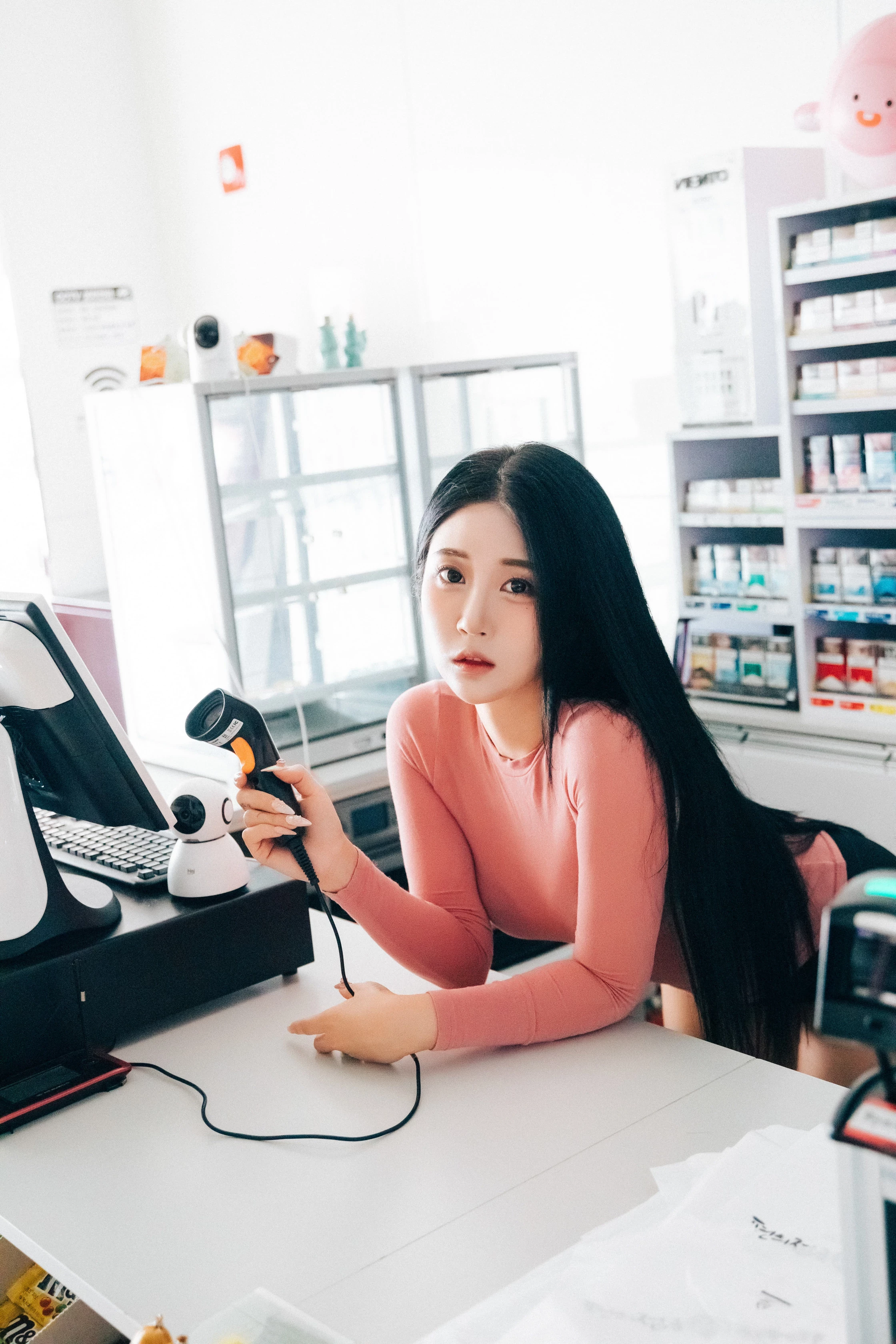 Bomi 보미 粉色毛衣 黑色丁字褲全場焦點