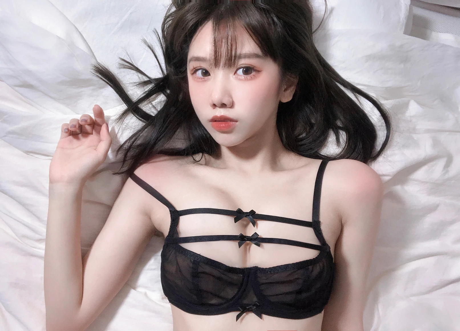 果咩醬w 黑色內衣 雪乳解禁香氣四溢
