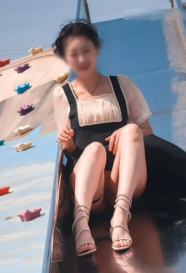 福利姬钛合金TiTi 塞上红鸾唯美视图