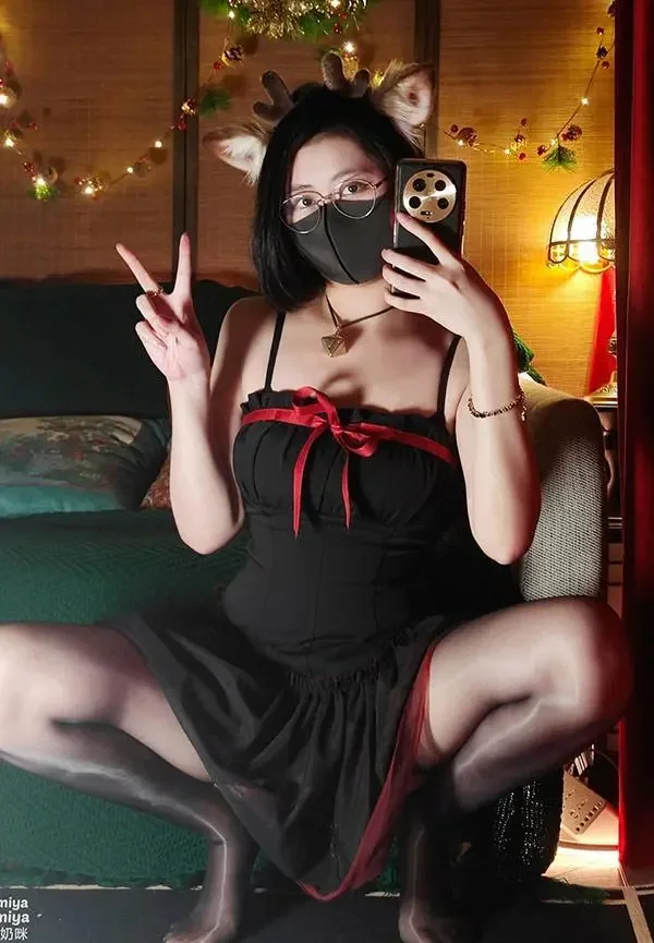 清纯福利姬林书辞万元私定白丝双马尾