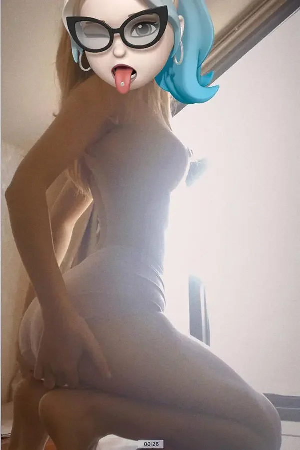 福利姬Naimi奶咪奶味小咪 深蓝暗纹吊带裙