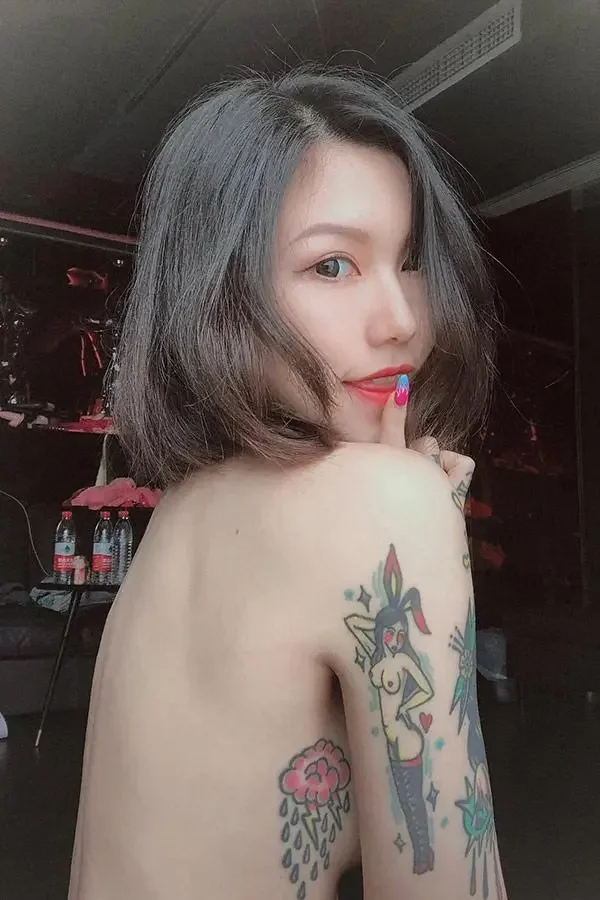 白虎福利姬 搽搽2024年1月尺度新作合集