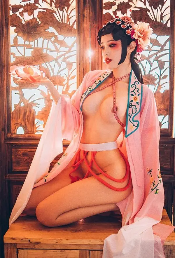 新晋福利姬赤西夜夜 修女无圣光私房版2