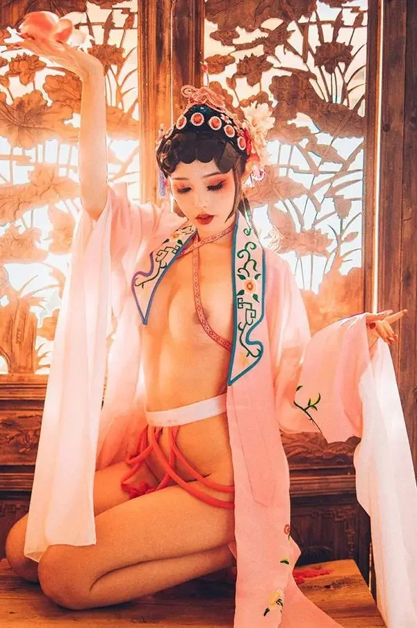 新晋福利姬赤西夜夜 修女无圣光私房版2