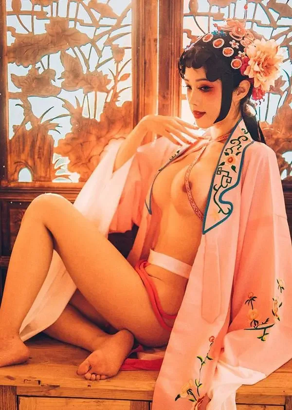 新晋福利姬赤西夜夜 修女无圣光私房版2