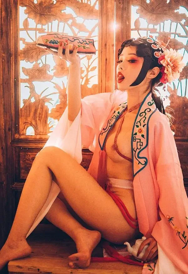 新晋福利姬赤西夜夜 修女无圣光私房版2