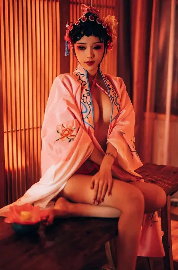 新晋福利姬赤西夜夜 修女无圣光私房版2