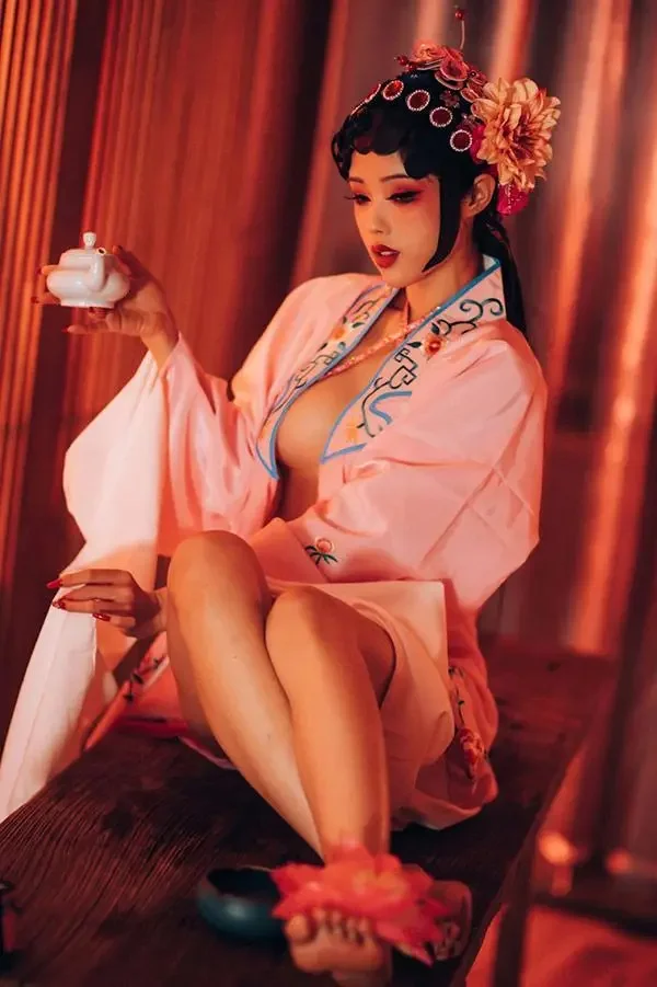 新晋福利姬赤西夜夜 修女无圣光私房版2