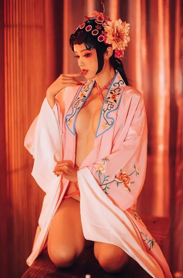 新晋福利姬赤西夜夜 修女无圣光私房版2