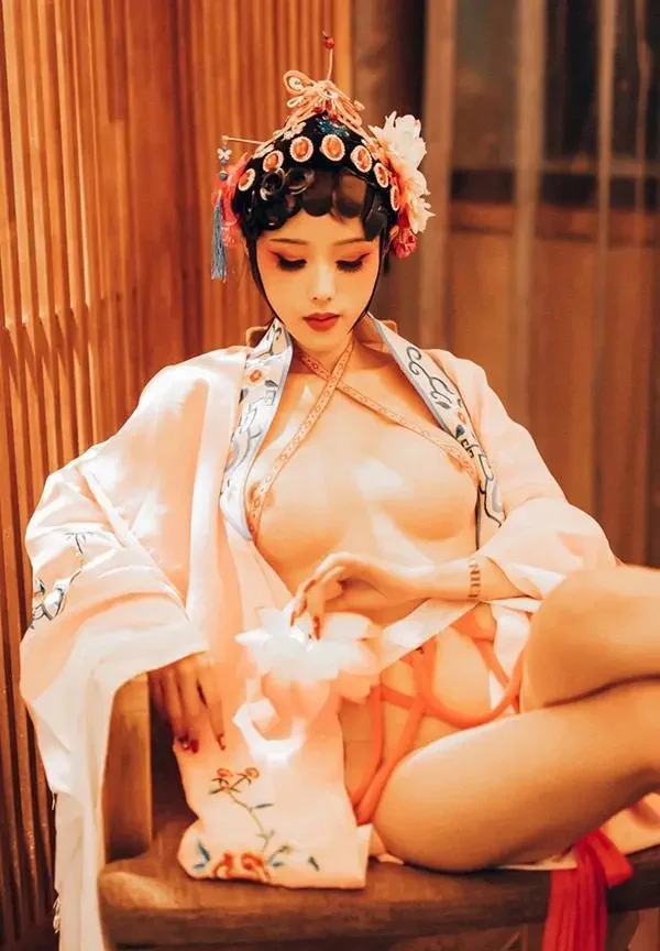 新晋福利姬赤西夜夜 修女无圣光私房版2