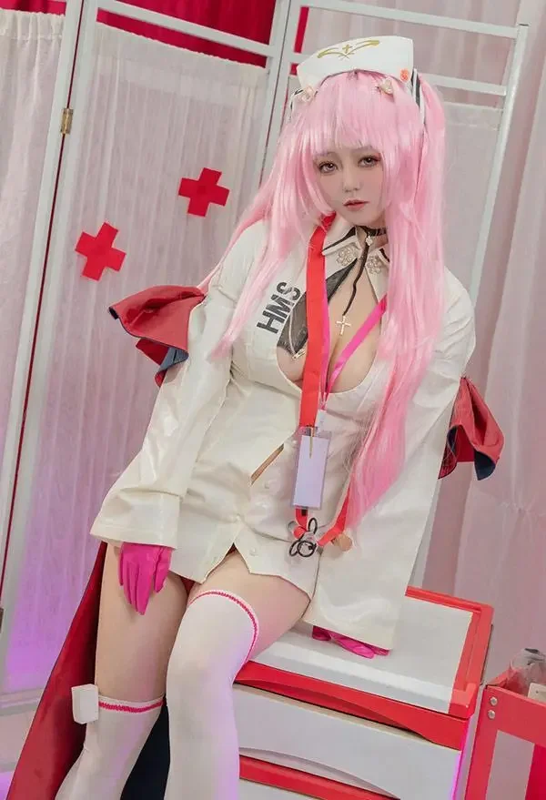 福利姬搽搽 黑丝女仆+蕾丝情趣肚兜尺度图