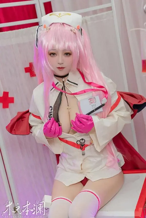 福利姬搽搽 黑丝女仆+蕾丝情趣肚兜尺度图