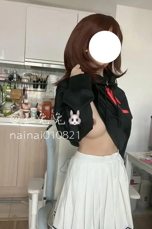 福利姬晴儿新年福利 毛绒内衣+小背心