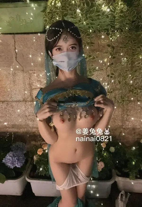 福利姬晴儿新年福利 毛绒内衣+小背心