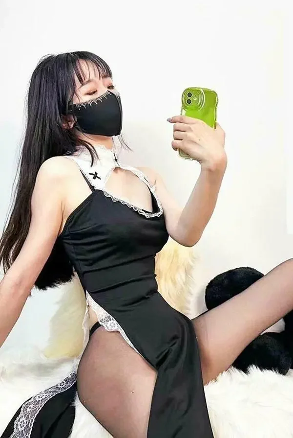 颜值福利姬 晴儿littlesshine 缕空小内衣+浴室