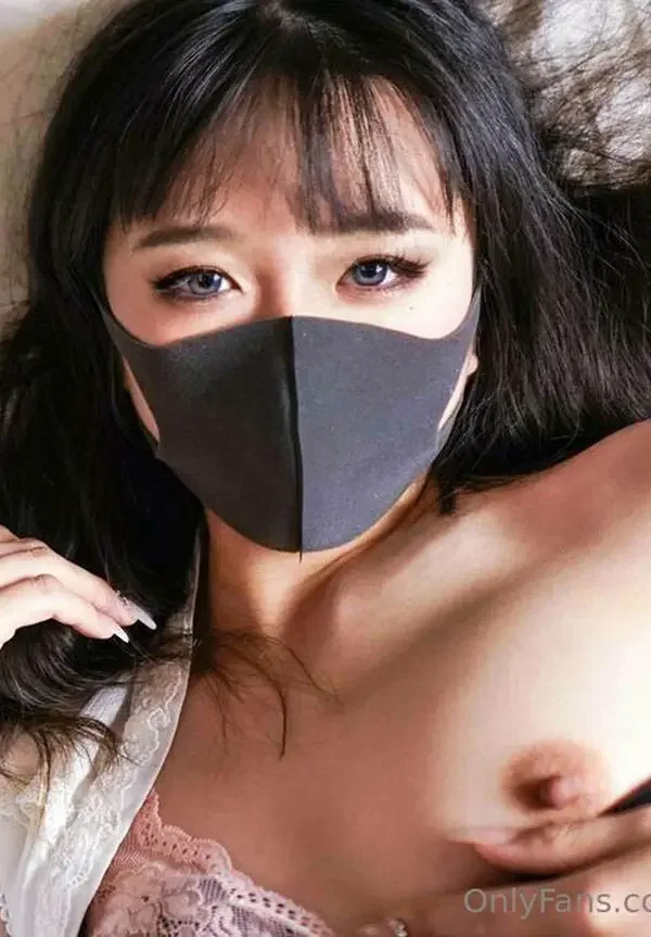 颜值福利姬 晴儿littlesshine 缕空小内衣+浴室
