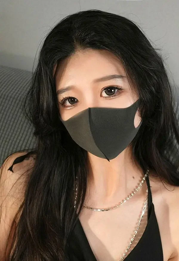 颜值福利姬 晴儿littlesshine 缕空小内衣+浴室