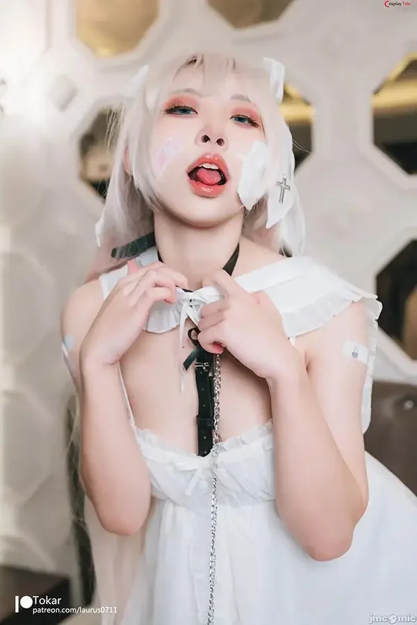 福利姬Minichu之暗黑护士私拍爆乳福利图