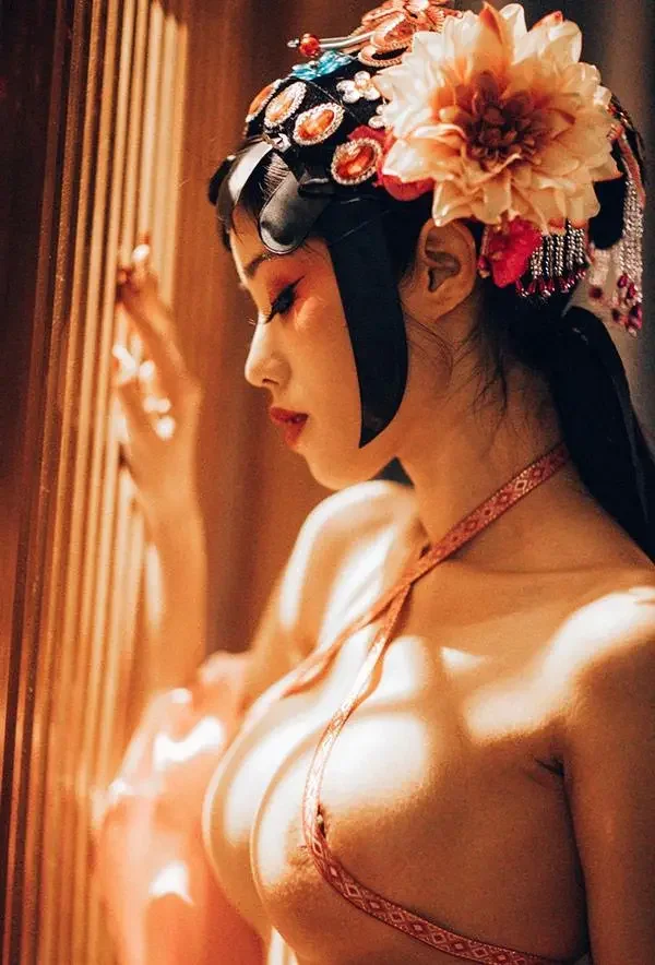 福利姬钛合金TiTi 含香公主