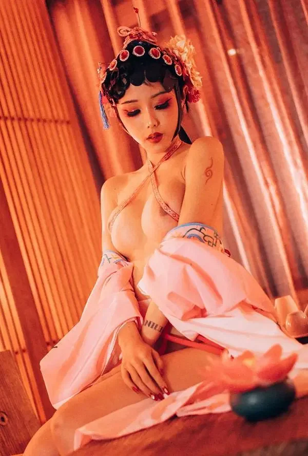 福利姬钛合金TiTi 含香公主