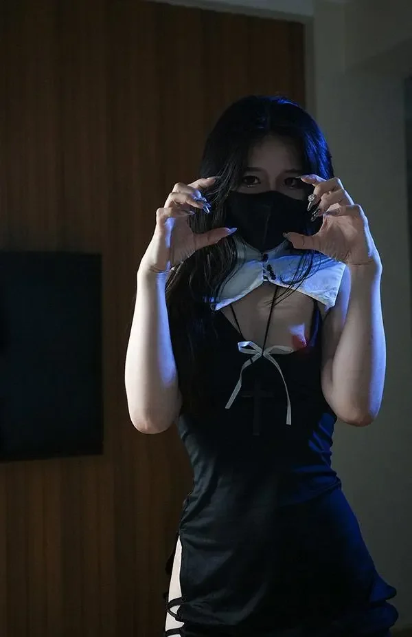 粉嫩福利姬CS rikachanof尺度视图作品合集7
